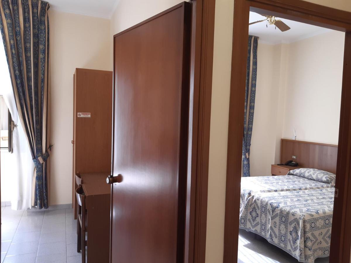 Suore Concezioniste Missionarie - Carmen Salles Roma Bed & Breakfast Exterior photo